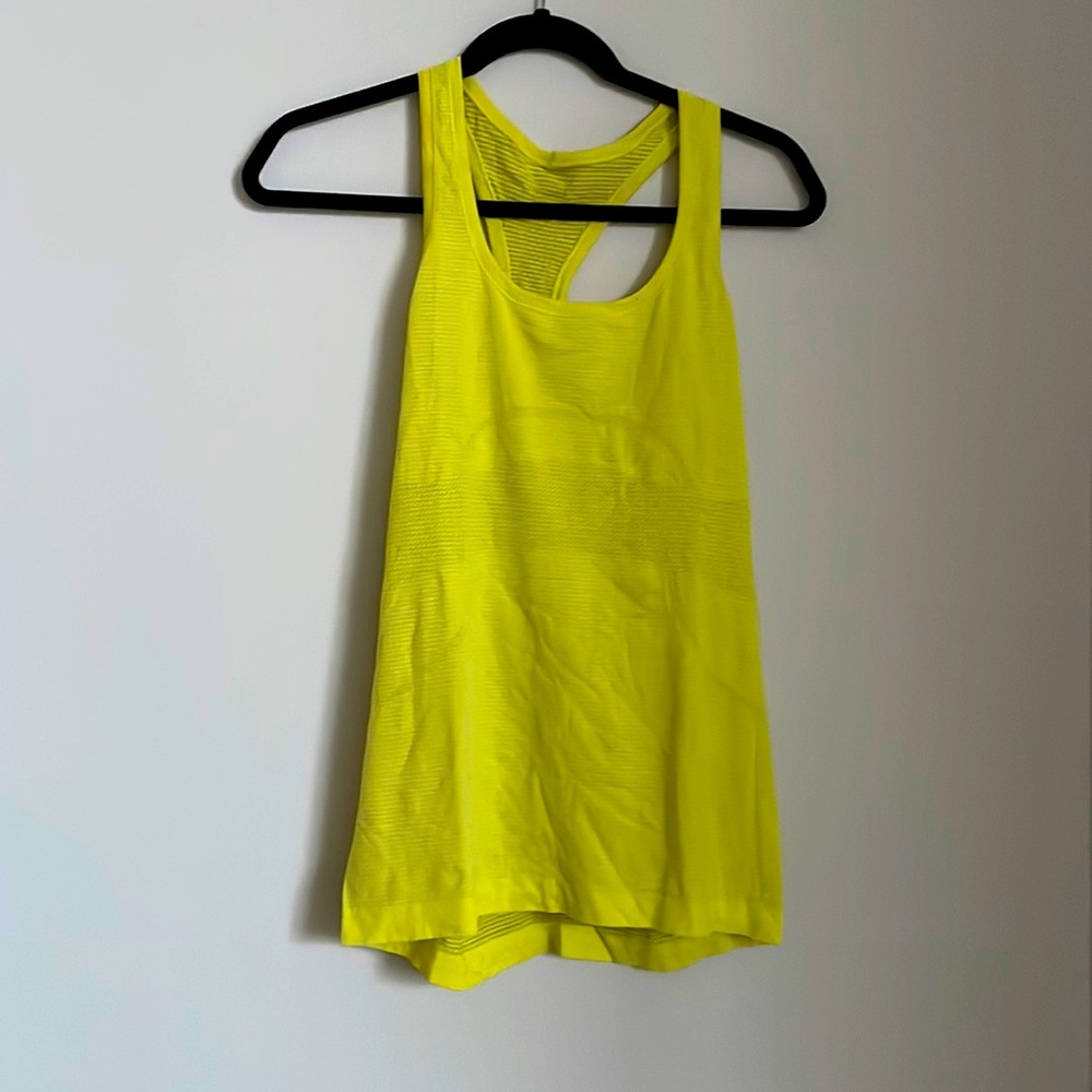 Lululemon Size 8 Women’s Tank